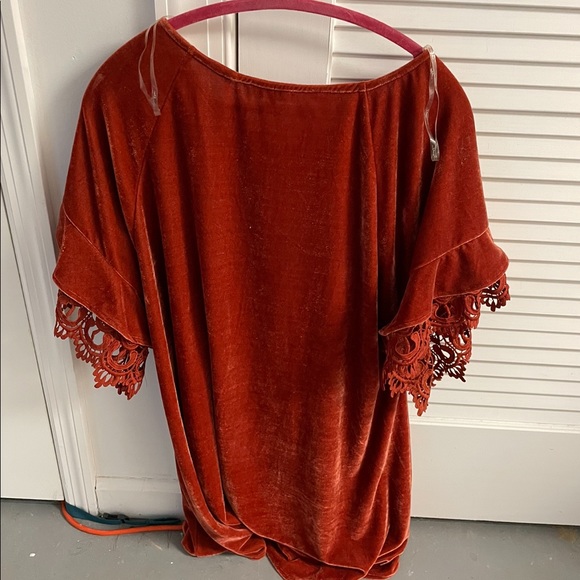 Dress - Picture 1 of 2